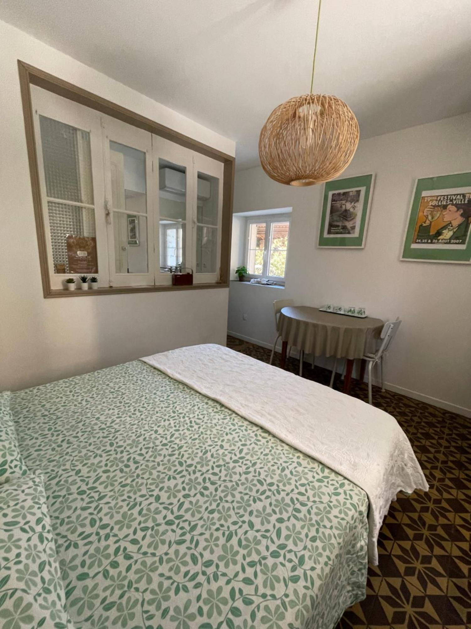 Le Bourguet Bed & Breakfast Sollies Pont Exterior photo